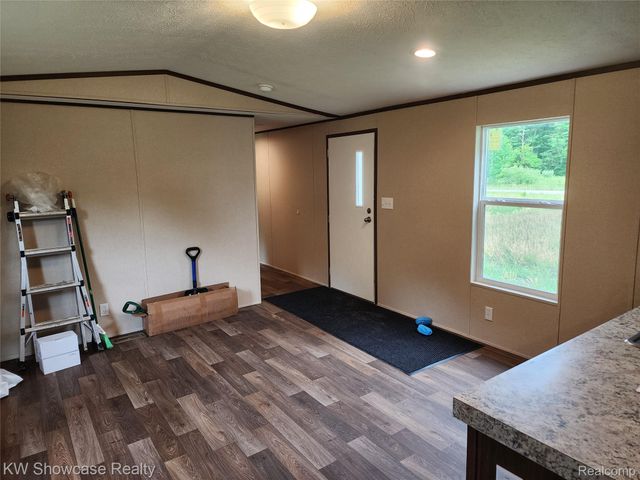 7240 PUTTYGUT Road, China Township, MI 48054
