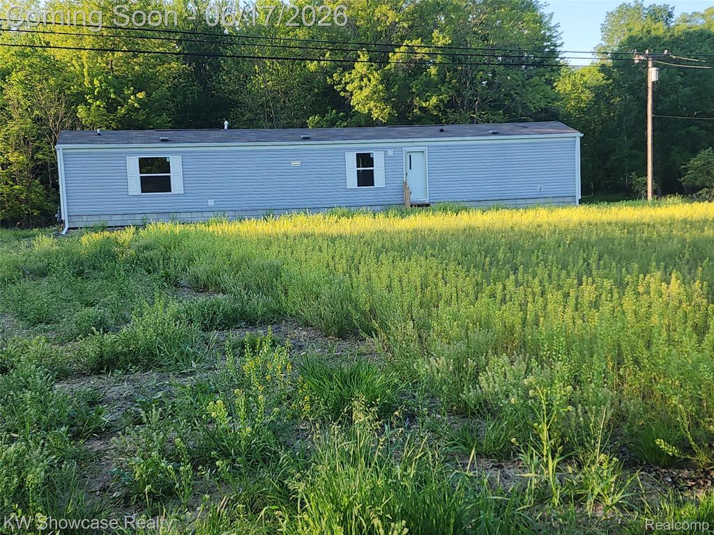 7240 PUTTYGUT Road, China Township, MI 48054