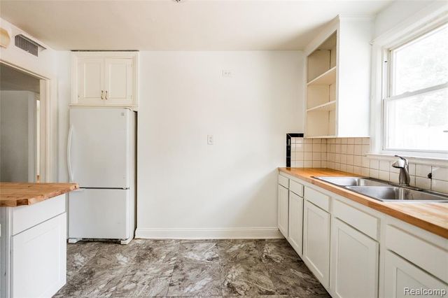 3961 Chatsworth Street, Detroit, MI 48224