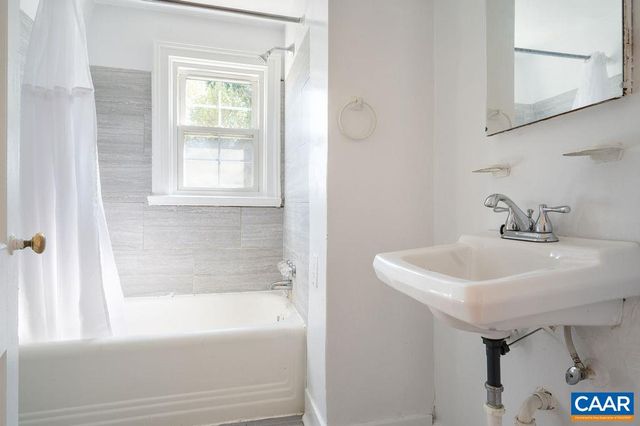 2401 FONTAINE AVE, Charlottesville, VA 22903