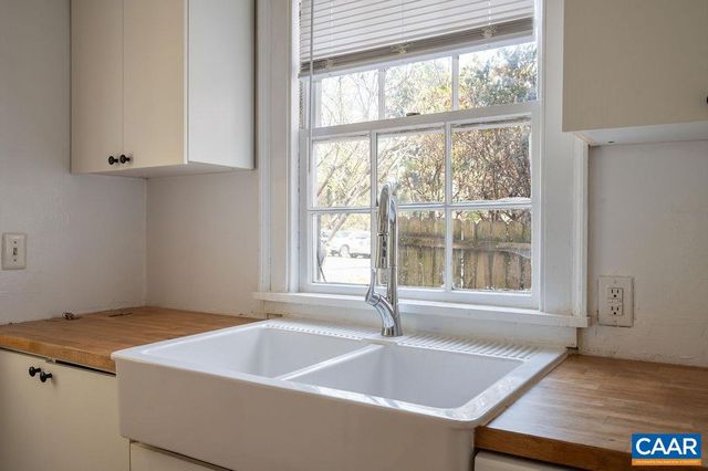 2401 FONTAINE AVE, Charlottesville, VA 22903