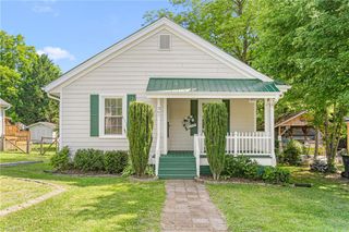 307 W Austin Street, Mebane, NC 27302