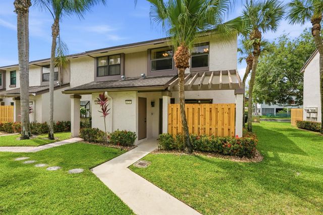 4737 NW 82nd Avenue 1207, Lauderhill, FL 33351