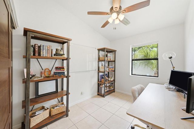 4737 NW 82nd Avenue 1207, Lauderhill, FL 33351