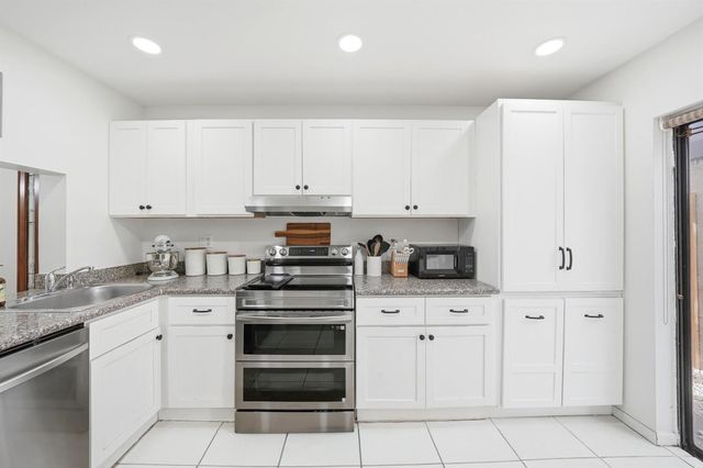 4737 NW 82nd Avenue 1207, Lauderhill, FL 33351