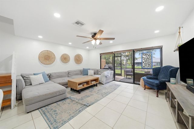 4737 NW 82nd Avenue 1207, Lauderhill, FL 33351