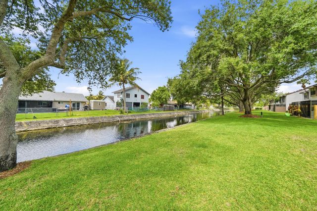 4737 NW 82nd Avenue 1207, Lauderhill, FL 33351