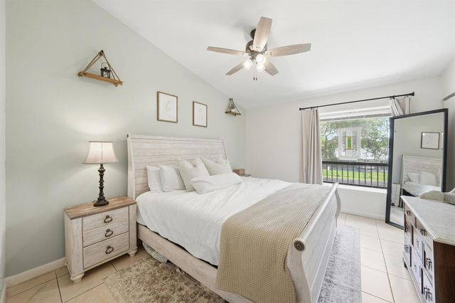 4737 NW 82nd Avenue 1207, Lauderhill, FL 33351
