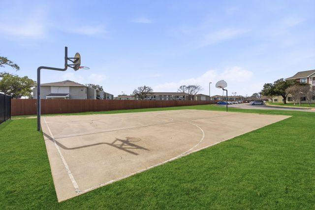 517 Southwest Parkway 204, College Station, TX 77840