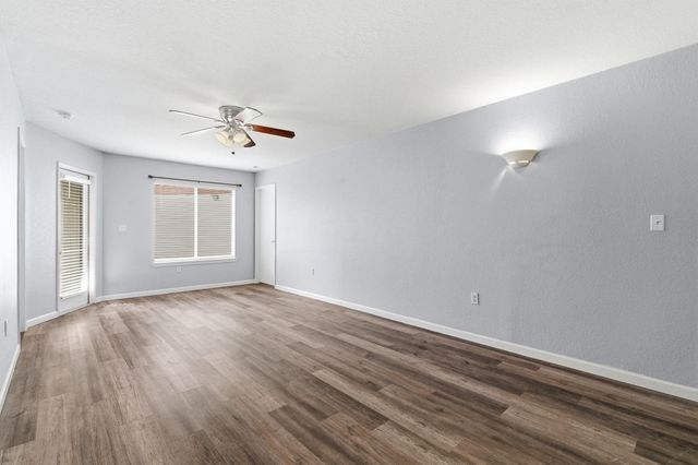 517 Southwest Parkway 204, College Station, TX 77840