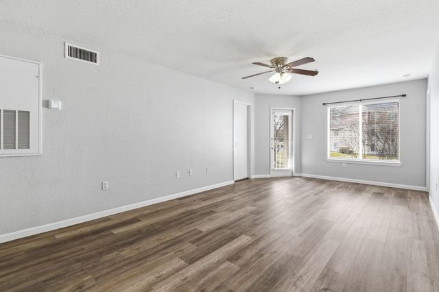 517 Southwest Parkway 204, College Station, TX 77840