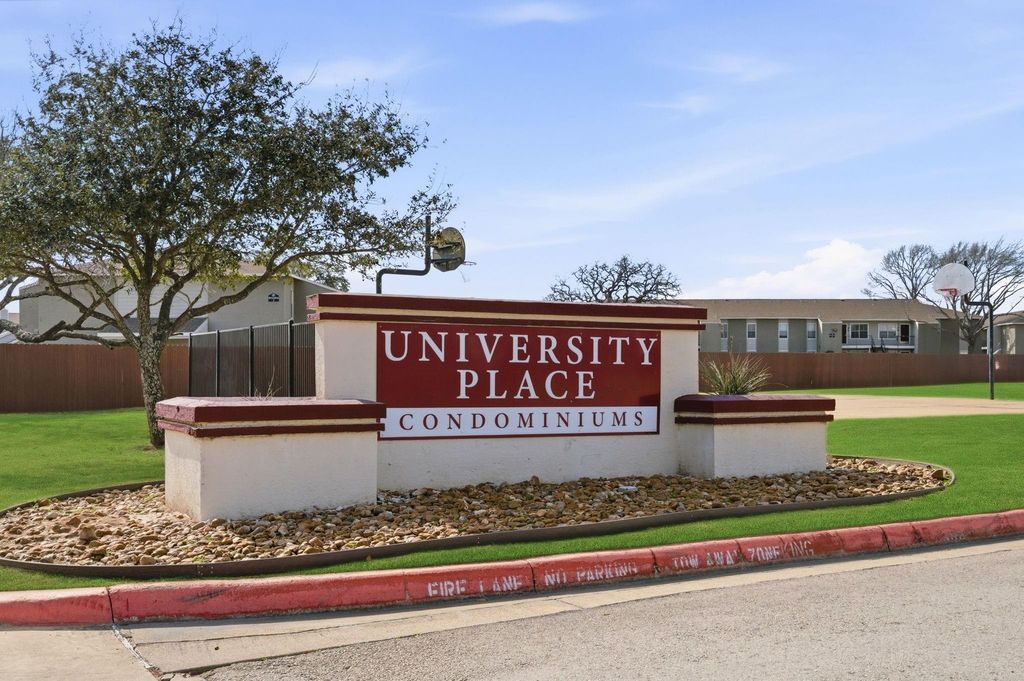 517 Southwest Parkway 204, College Station, TX 77840