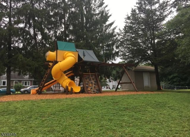 364 Skyline Lake Dr, Ringwood Boro, NJ 07456