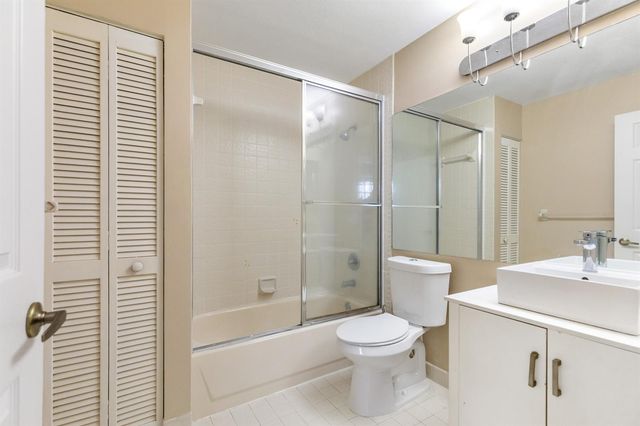 7597 NW 25th Street, Margate, FL 33063