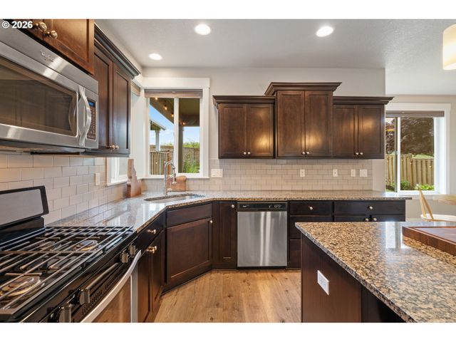 11206 Nw 325TH Ave, North Plains, OR 97133