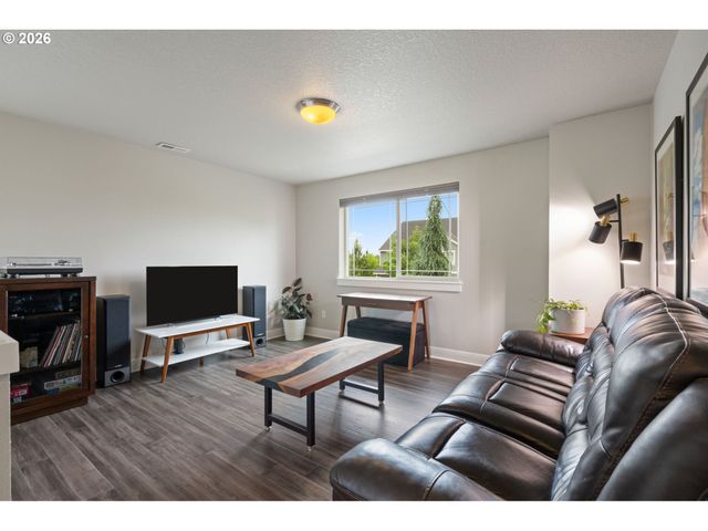 11206 Nw 325TH Ave, North Plains, OR 97133