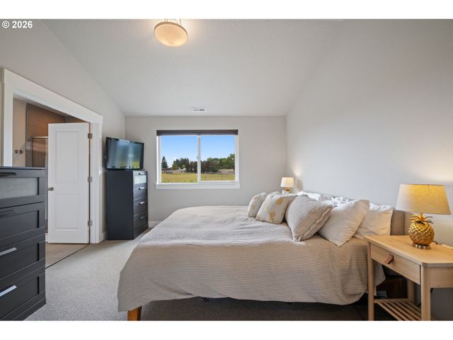 11206 Nw 325TH Ave, North Plains, OR 97133