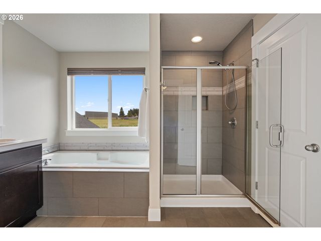 11206 Nw 325TH Ave, North Plains, OR 97133