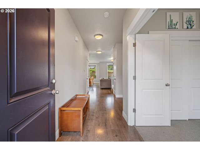 11206 Nw 325TH Ave, North Plains, OR 97133