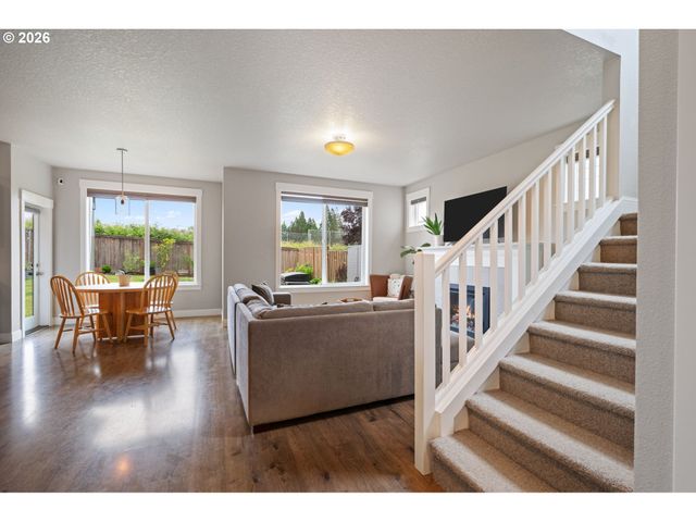 11206 Nw 325TH Ave, North Plains, OR 97133