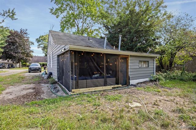 20816 Midway Avenue, Southfield, MI 48075