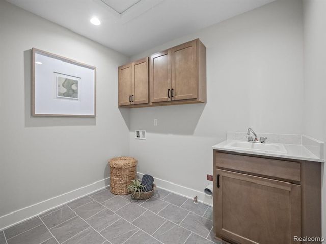 2920 Enclave Drive, Rochester, MI 48363