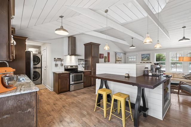 5330 Manitou Road, Tonka Bay, MN 55331