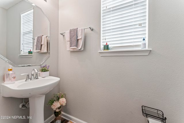 625 OAKLEAF PLANTATION Parkway 614, Orange Park, FL 32065