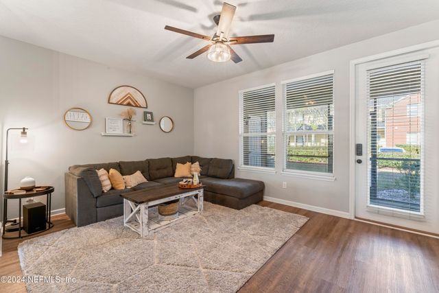 625 OAKLEAF PLANTATION Parkway 614, Orange Park, FL 32065
