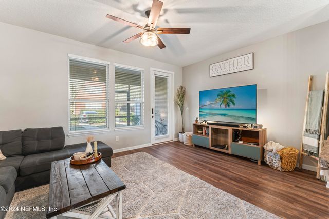 625 OAKLEAF PLANTATION Parkway 614, Orange Park, FL 32065