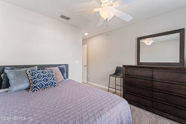 625 OAKLEAF PLANTATION Parkway 614, Orange Park, FL 32065