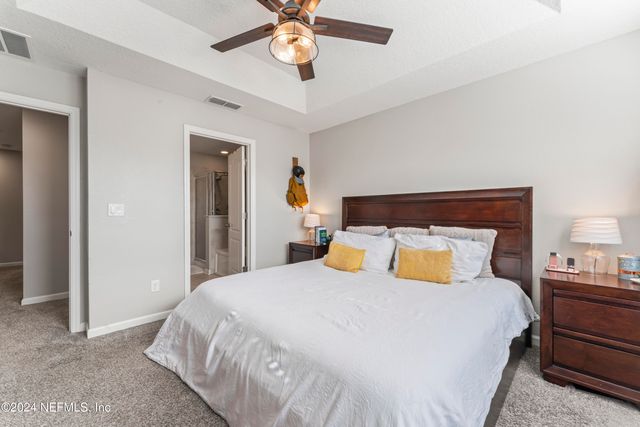 625 OAKLEAF PLANTATION Parkway 614, Orange Park, FL 32065