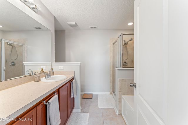 625 OAKLEAF PLANTATION Parkway 614, Orange Park, FL 32065