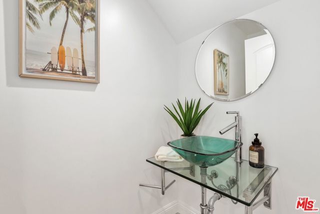 2470 S Centinela Avenue 2, Los Angeles, CA 90064