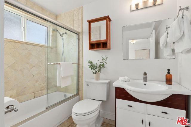 2470 S Centinela Avenue 2, Los Angeles, CA 90064