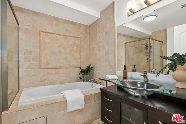 2470 S Centinela Avenue 2, Los Angeles, CA 90064