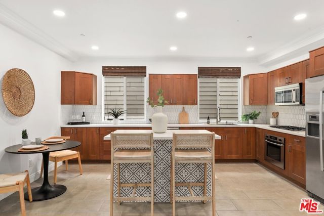 2470 S Centinela Avenue 2, Los Angeles, CA 90064