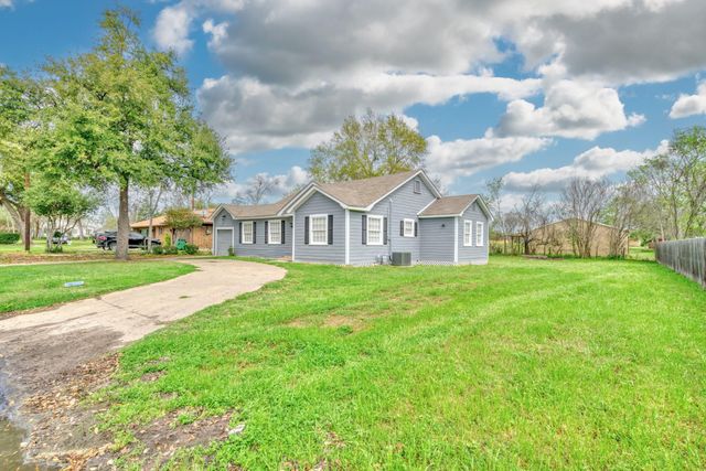 406 N Woodrow Street, Madisonville, TX 77864