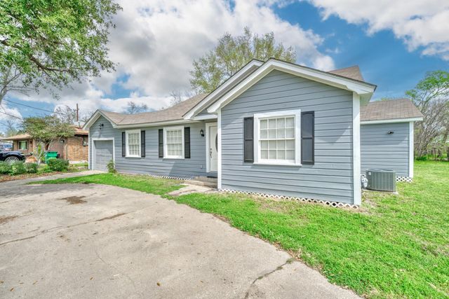 406 N Woodrow Street, Madisonville, TX 77864
