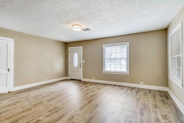 406 N Woodrow Street, Madisonville, TX 77864