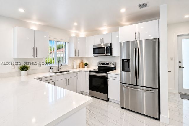 798 W 31st St, Hialeah, FL 33012