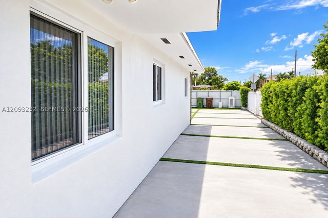 798 W 31st St, Hialeah, FL 33012