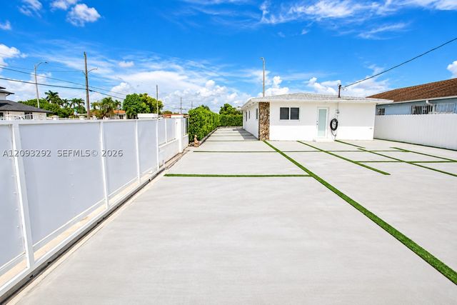 798 W 31st St, Hialeah, FL 33012