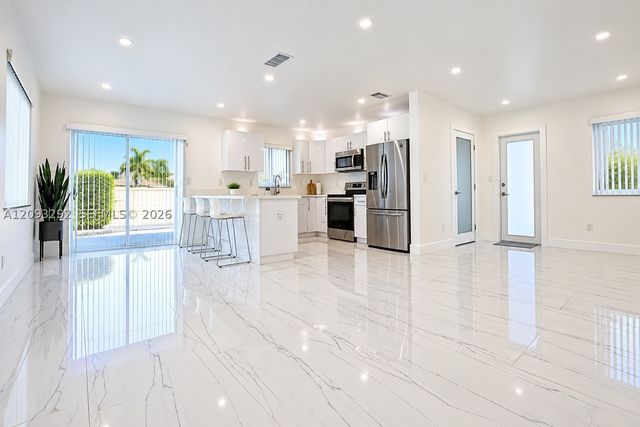 798 W 31st St, Hialeah, FL 33012