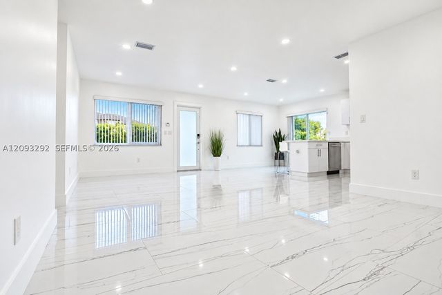 798 W 31st St, Hialeah, FL 33012
