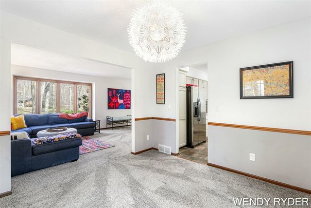 1086 Post Avenue, Holland, MI 49424