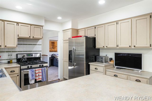 1086 Post Avenue, Holland, MI 49424