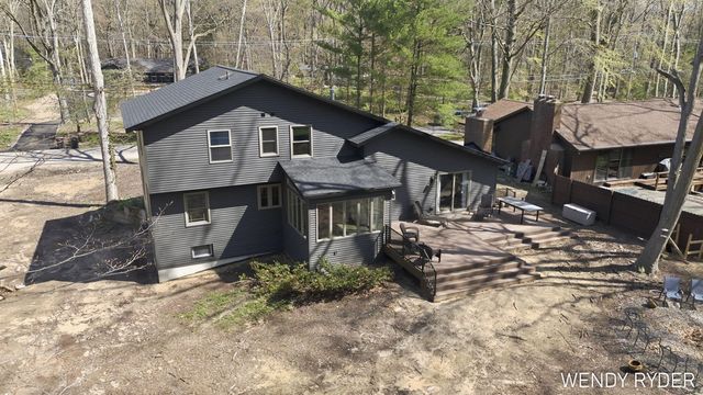 1086 Post Avenue, Holland, MI 49424