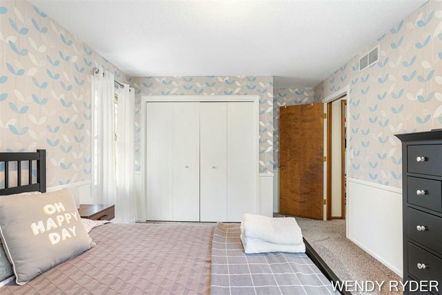 1086 Post Avenue, Holland, MI 49424
