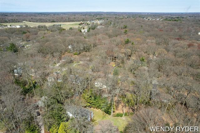 1086 Post Avenue, Holland, MI 49424